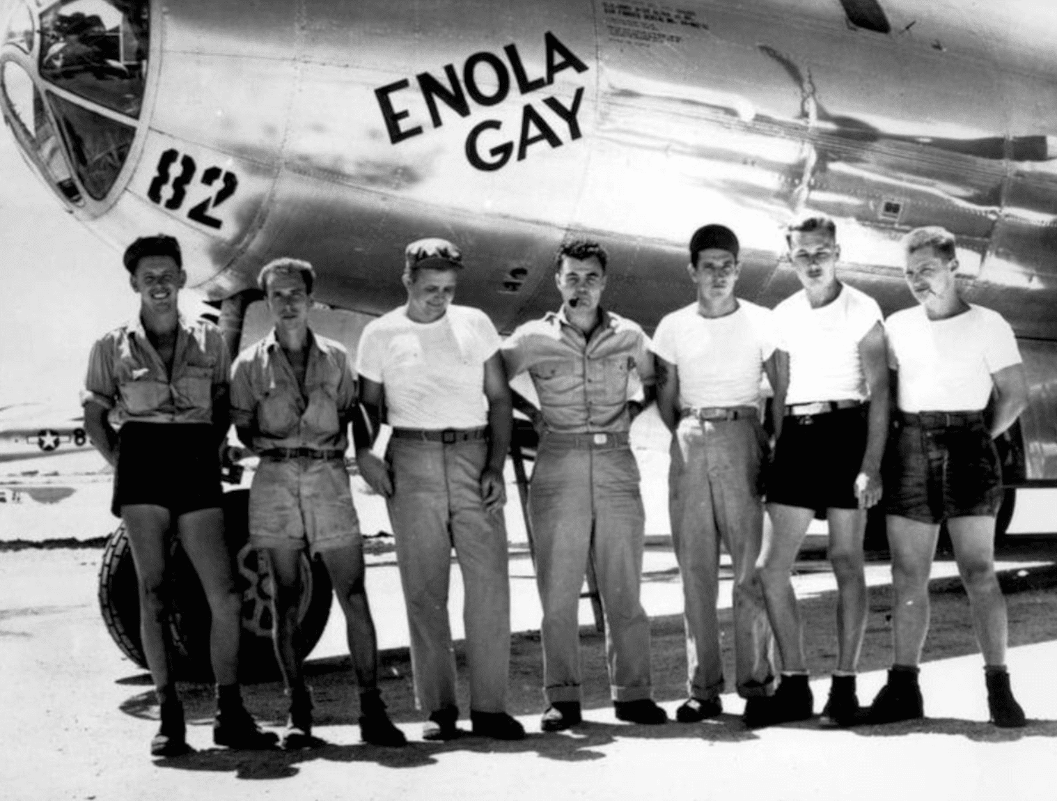 El Pentágono borra imagen histórica del 'Enola Gay'... por su purga contra las políticas 'progres'