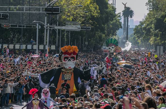 Vive Ciudad de México Mega Desfile de Día de Muertos 